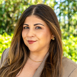 Headshot - Ivana Torres
